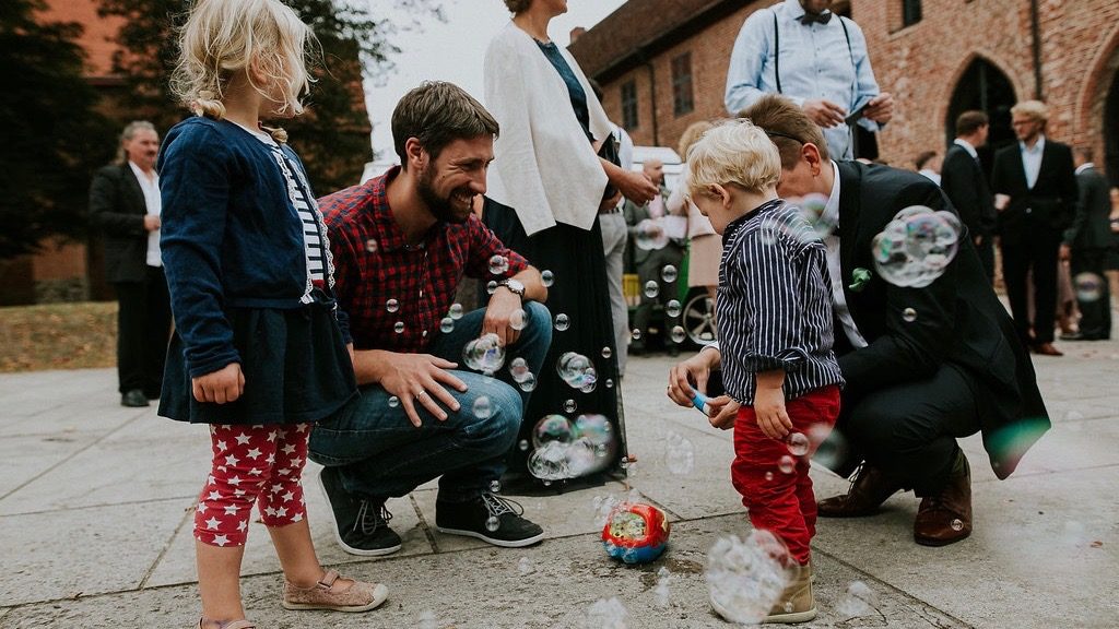 Gefallen tun durch Kinderbetreuung